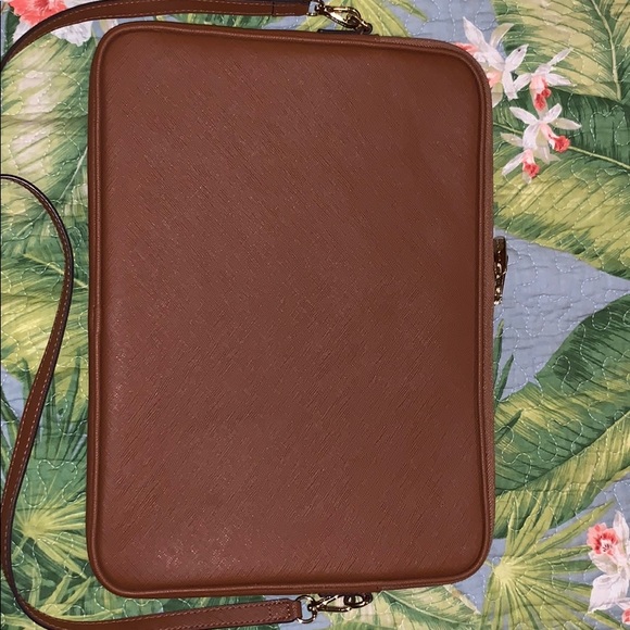 Micheal Kors Laptop Computer Sleeve MacBook Pro - Picture 7 of 8